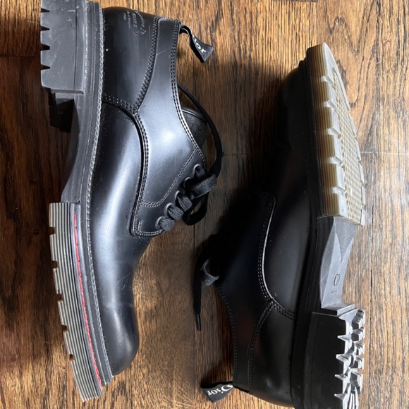 Dior men’s black smooth calf leather Oxford shoes main image 2